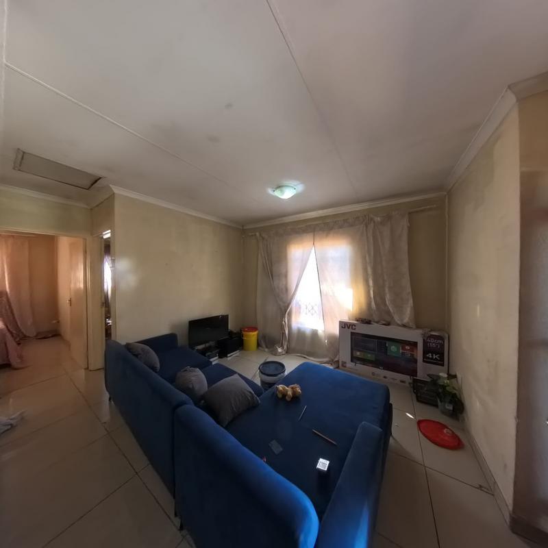 2 Bedroom Property for Sale in Clayville Gauteng