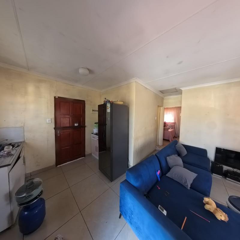 2 Bedroom Property for Sale in Clayville Gauteng