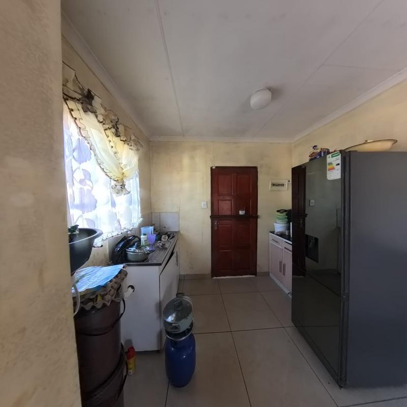 2 Bedroom Property for Sale in Clayville Gauteng