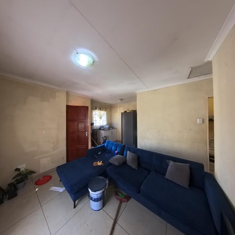 2 Bedroom Property for Sale in Clayville Gauteng