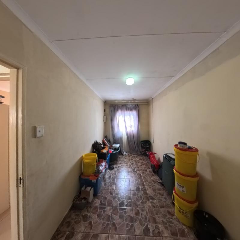 2 Bedroom Property for Sale in Clayville Gauteng