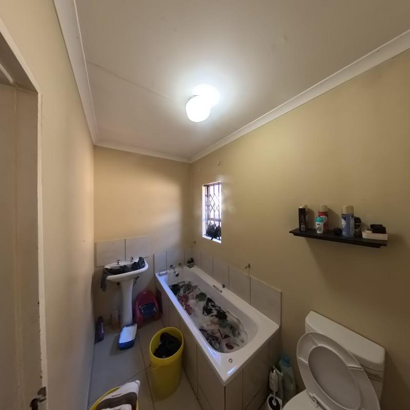 2 Bedroom Property for Sale in Clayville Gauteng