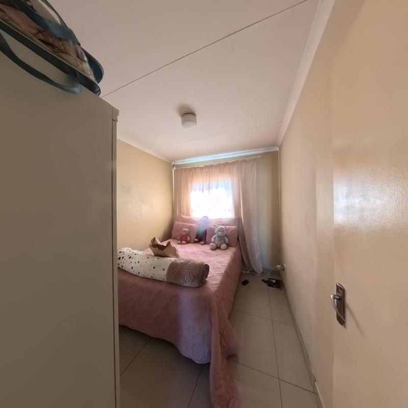2 Bedroom Property for Sale in Clayville Gauteng