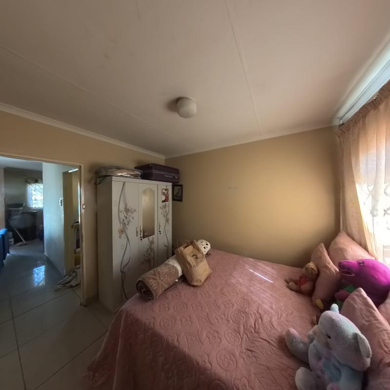 2 Bedroom Property for Sale in Clayville Gauteng