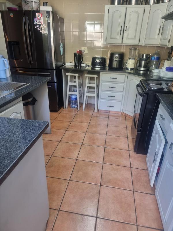 To Let 3 Bedroom Property for Rent in Bedford Gardens Gauteng