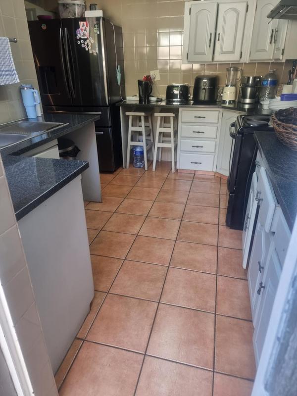 To Let 3 Bedroom Property for Rent in Bedford Gardens Gauteng