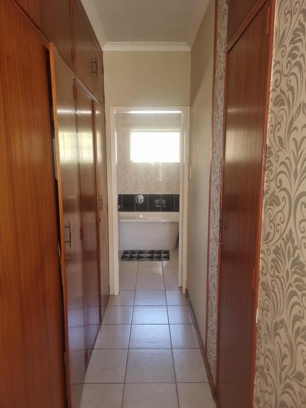 To Let 3 Bedroom Property for Rent in Bedford Gardens Gauteng