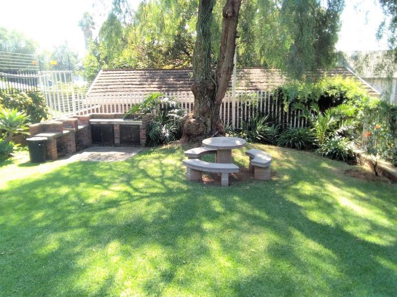 To Let 3 Bedroom Property for Rent in Bedford Gardens Gauteng