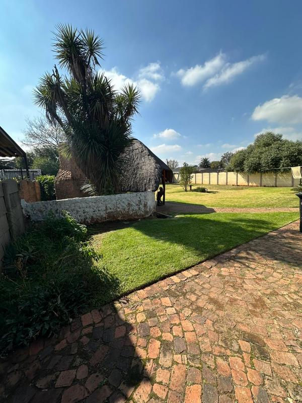 4 Bedroom Property for Sale in Strubenvale Gauteng