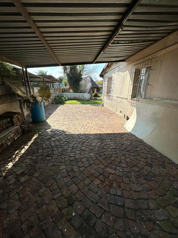 4 Bedroom Property for Sale in Strubenvale Gauteng
