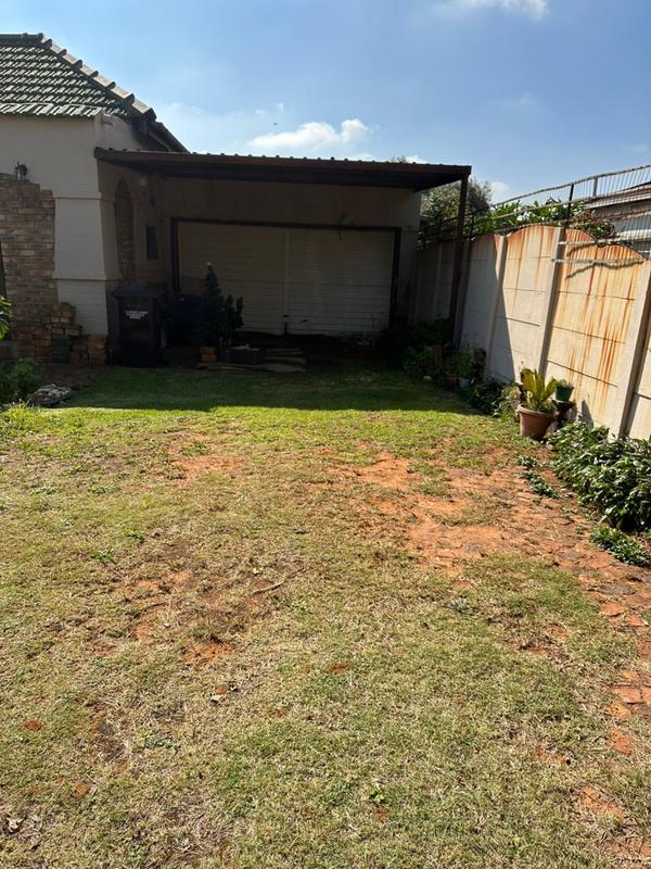 4 Bedroom Property for Sale in Strubenvale Gauteng