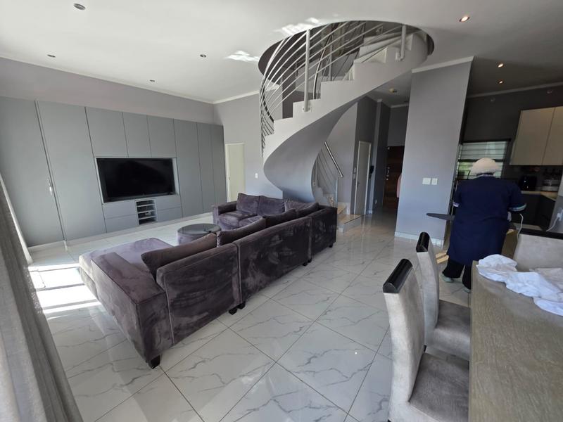 To Let 3 Bedroom Property for Rent in Sandhurst Gauteng