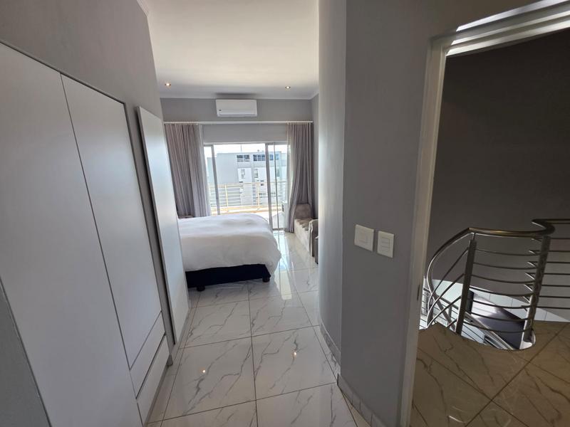 To Let 3 Bedroom Property for Rent in Sandhurst Gauteng
