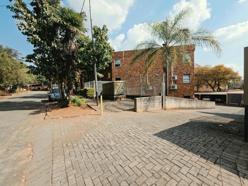 To Let Commercial Property for Rent in Menlo Park Gauteng
