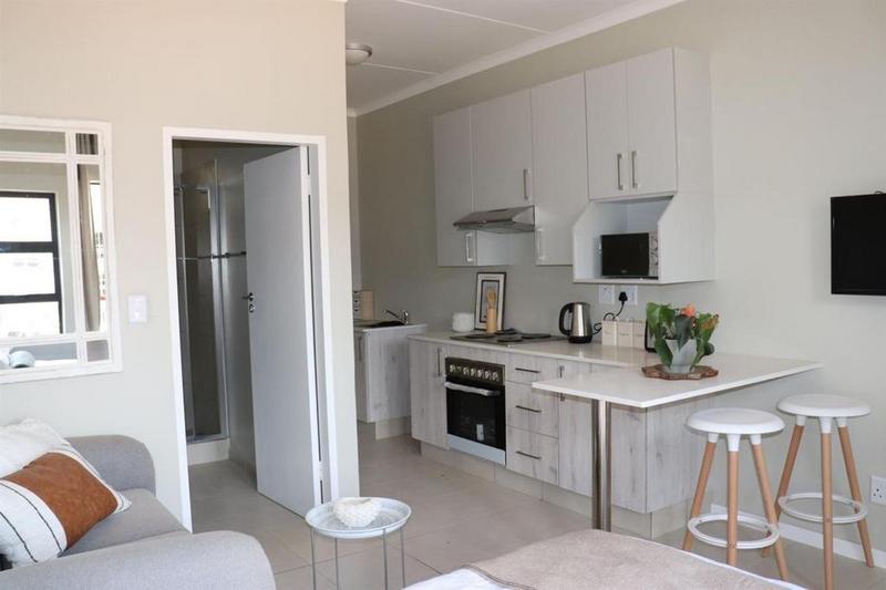 To Let 1 Bedroom Property for Rent in Grand Central Gauteng