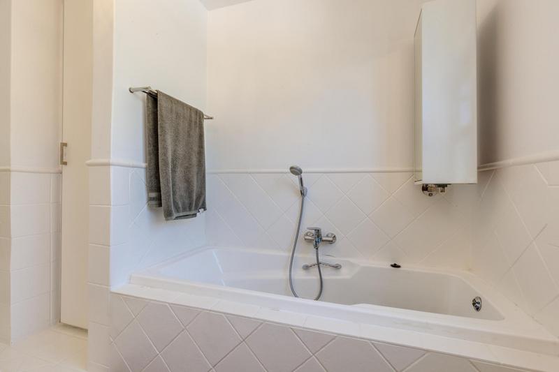 5 Bedroom Property for Sale in Fourways Gardens Gauteng