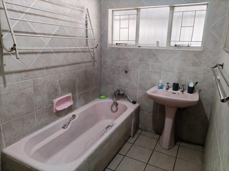 4 Bedroom Property for Sale in Kilner Park Gauteng