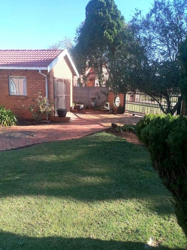 3 Bedroom Property for Sale in Tokoza Gauteng