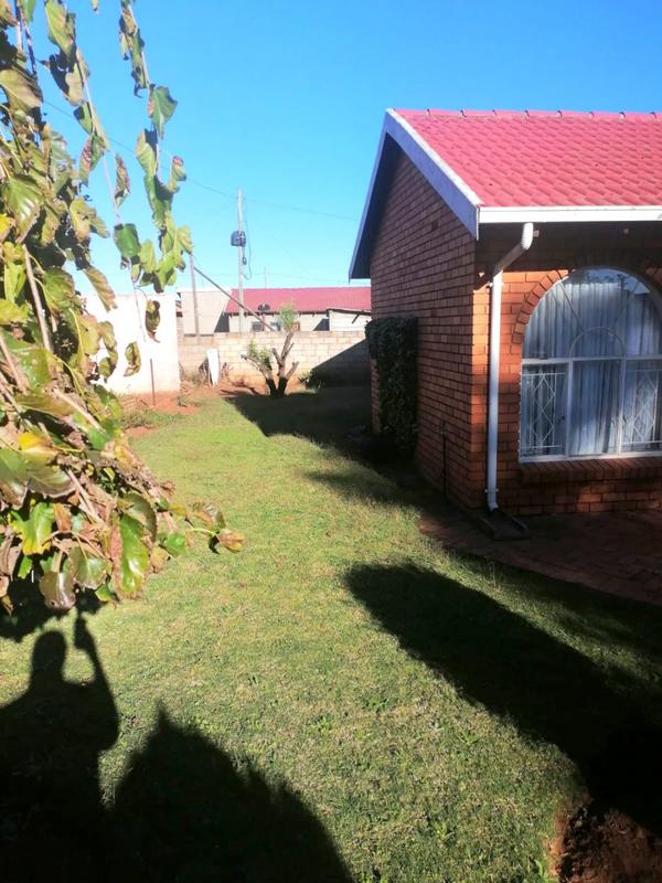 3 Bedroom Property for Sale in Tokoza Gauteng
