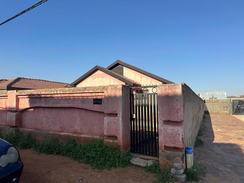 To Let 3 Bedroom Property for Rent in Protea Glen Gauteng