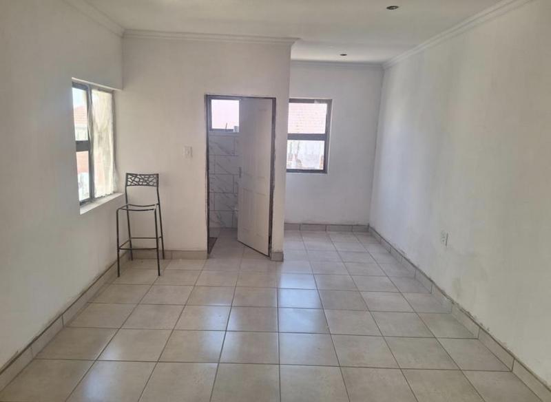 To Let 3 Bedroom Property for Rent in Linmeyer Gauteng