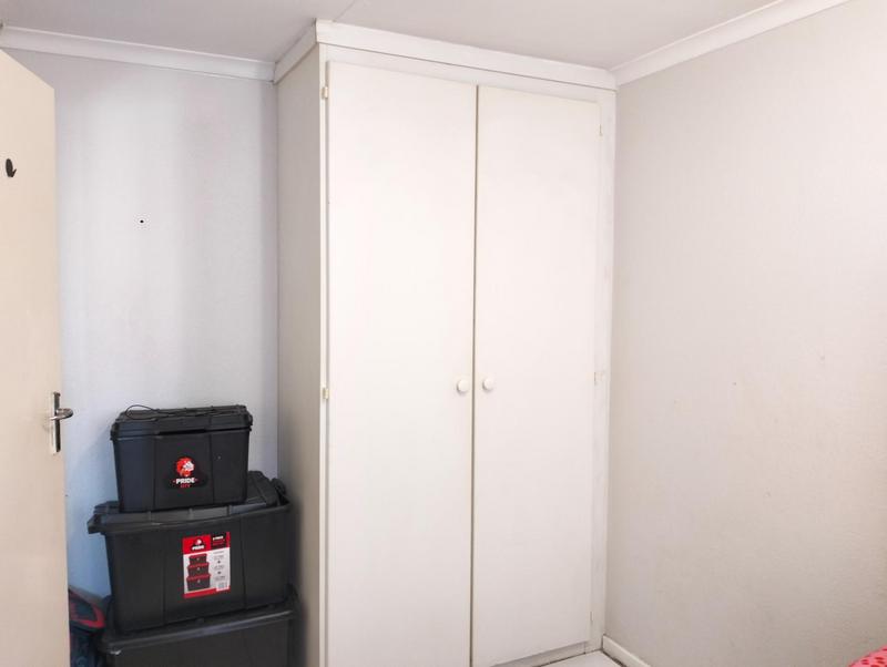 2 Bedroom Property for Sale in Glen Marais Gauteng