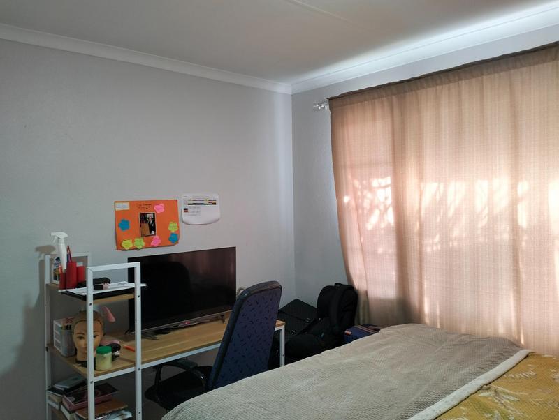 2 Bedroom Property for Sale in Glen Marais Gauteng