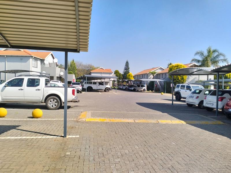 2 Bedroom Property for Sale in Glen Marais Gauteng