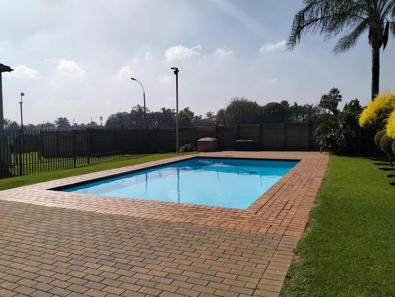2 Bedroom Property for Sale in Glen Marais Gauteng