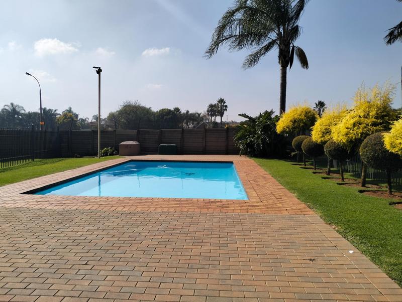2 Bedroom Property for Sale in Glen Marais Gauteng