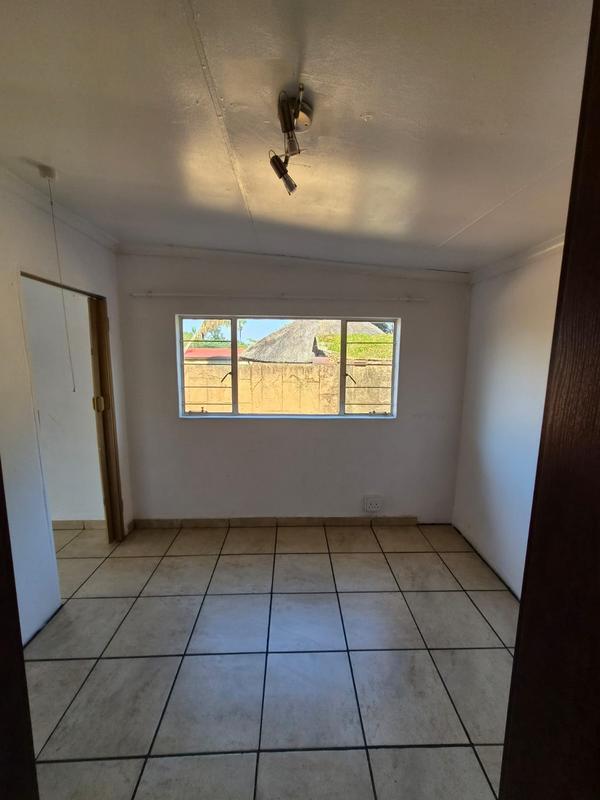 To Let 1 Bedroom Property for Rent in Valhalla Gauteng