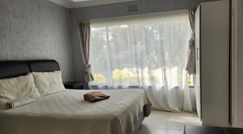 6 Bedroom Property for Sale in Glen Marais Gauteng