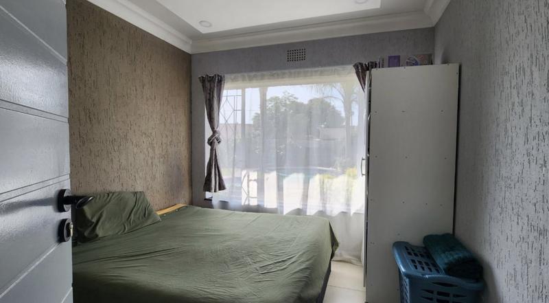 6 Bedroom Property for Sale in Glen Marais Gauteng