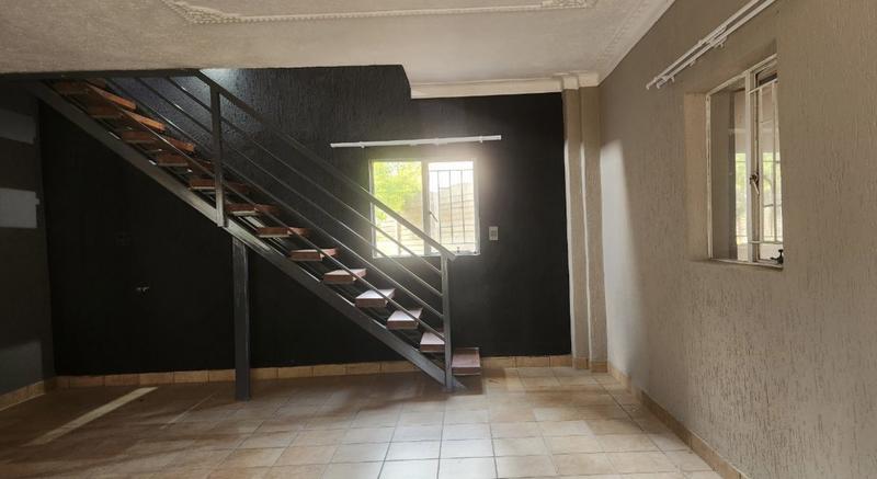 6 Bedroom Property for Sale in Glen Marais Gauteng