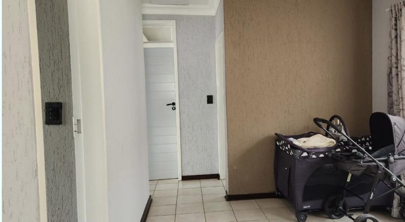 6 Bedroom Property for Sale in Glen Marais Gauteng