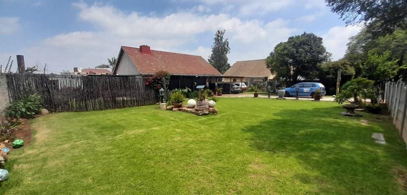 3 Bedroom Property for Sale in Rhodesfield Gauteng