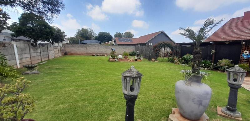 3 Bedroom Property for Sale in Rhodesfield Gauteng