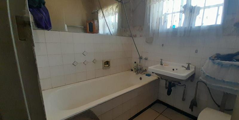 3 Bedroom Property for Sale in Rhodesfield Gauteng