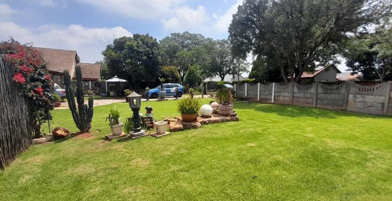 3 Bedroom Property for Sale in Rhodesfield Gauteng