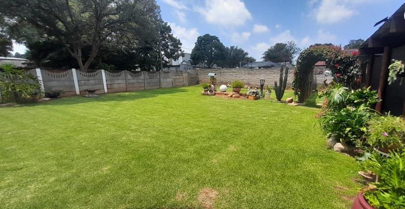 3 Bedroom Property for Sale in Rhodesfield Gauteng