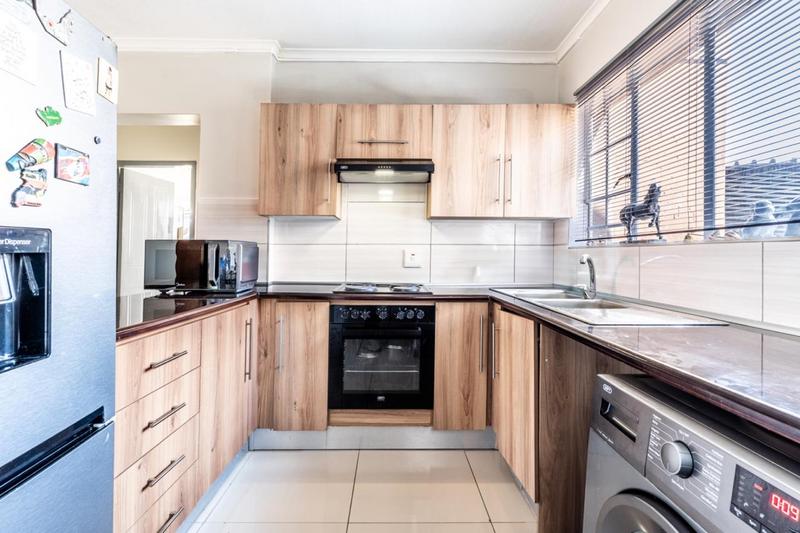 2 Bedroom Property for Sale in Meredale Gauteng