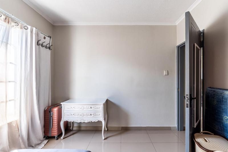 2 Bedroom Property for Sale in Meredale Gauteng