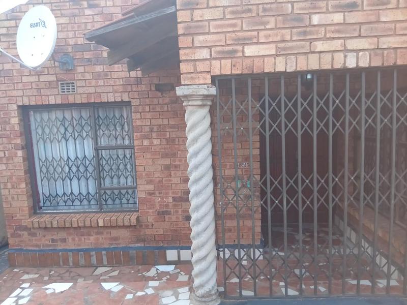 3 Bedroom Property for Sale in Naledi Gauteng