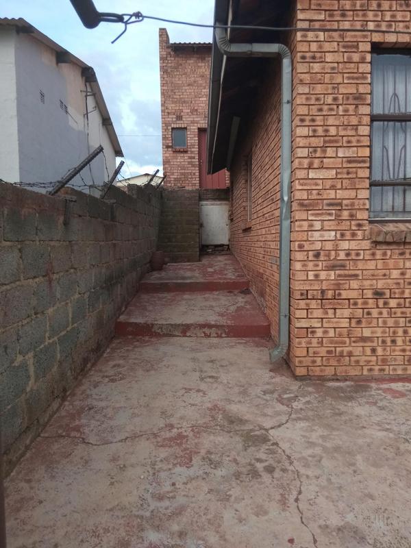 3 Bedroom Property for Sale in Naledi Gauteng