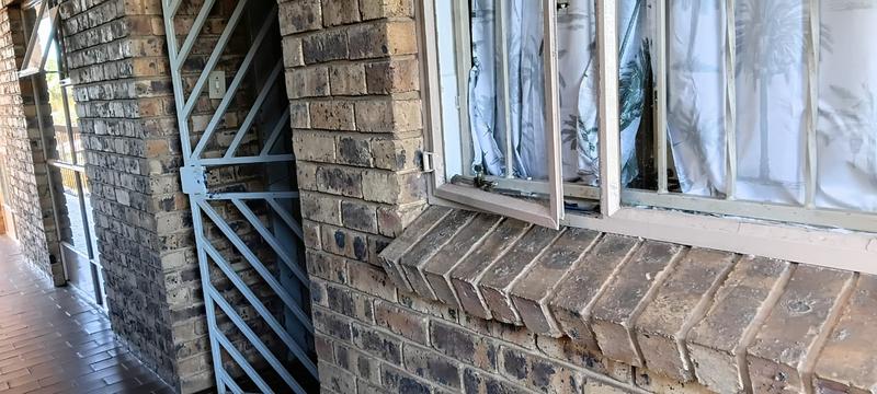 2 Bedroom Property for Sale in Pretoria North Gauteng