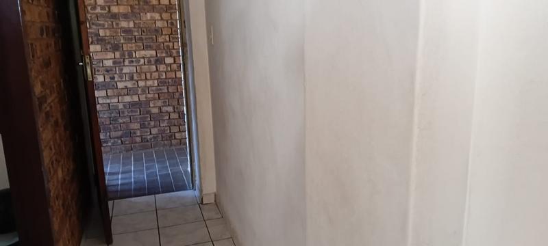 2 Bedroom Property for Sale in Pretoria North Gauteng