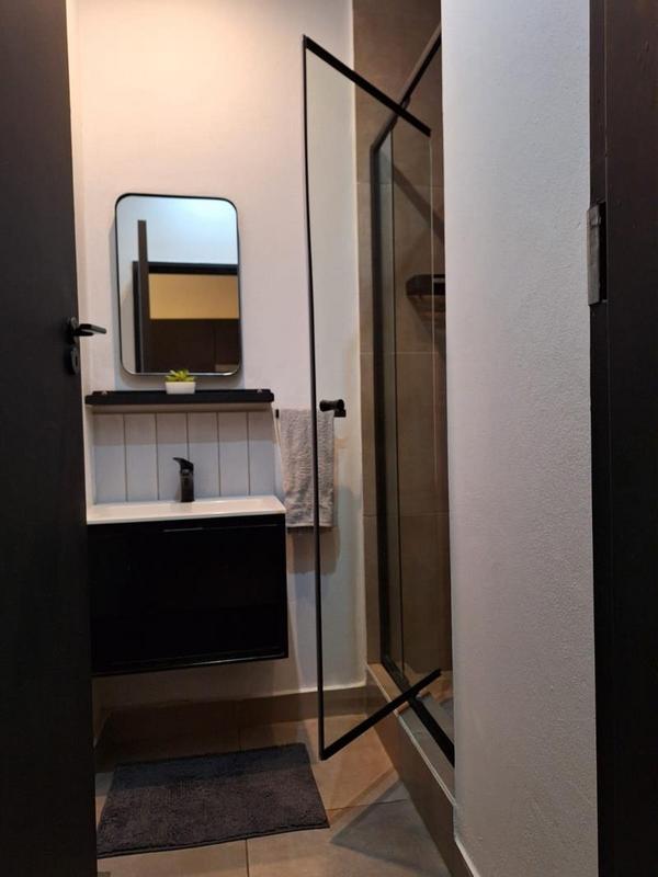 1 Bedroom Property for Sale in Sandton Central Gauteng