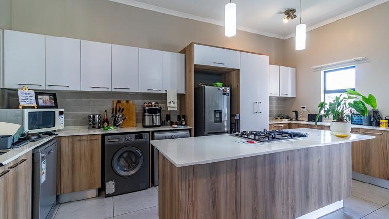 To Let 2 Bedroom Property for Rent in Modderfontein Gauteng