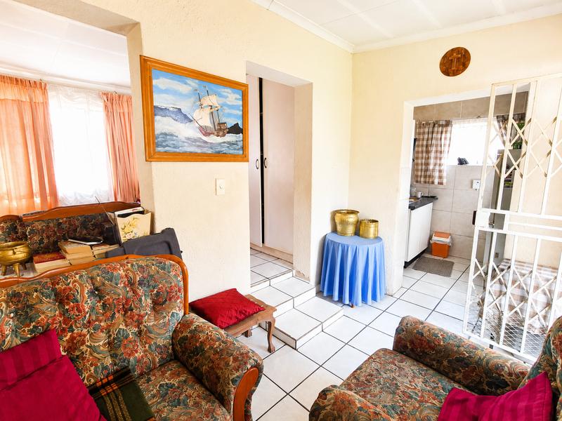 To Let 1 Bedroom Property for Rent in Strubenvale Gauteng