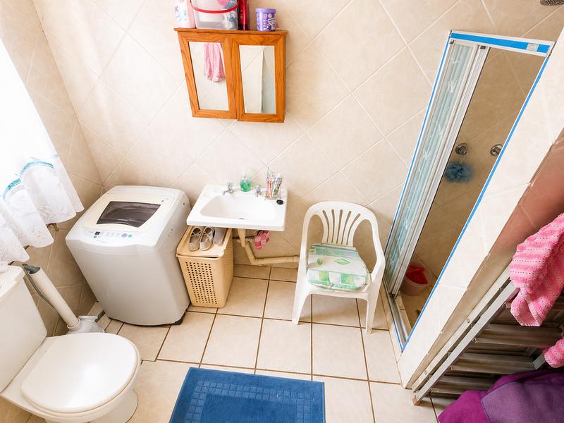 To Let 1 Bedroom Property for Rent in Strubenvale Gauteng